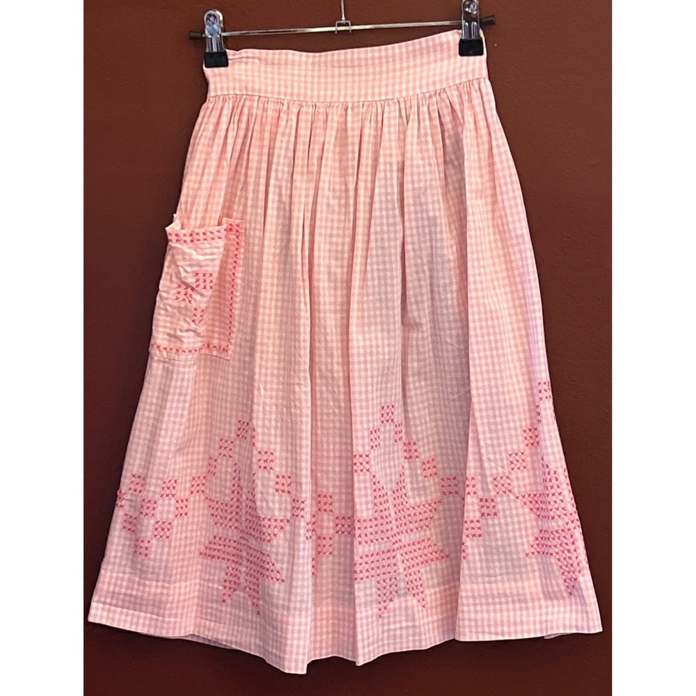 Vintage Unbranded Gingham Apron Cottagecore Prairie Folk Embroidery Pink White - Picture 1 of 3